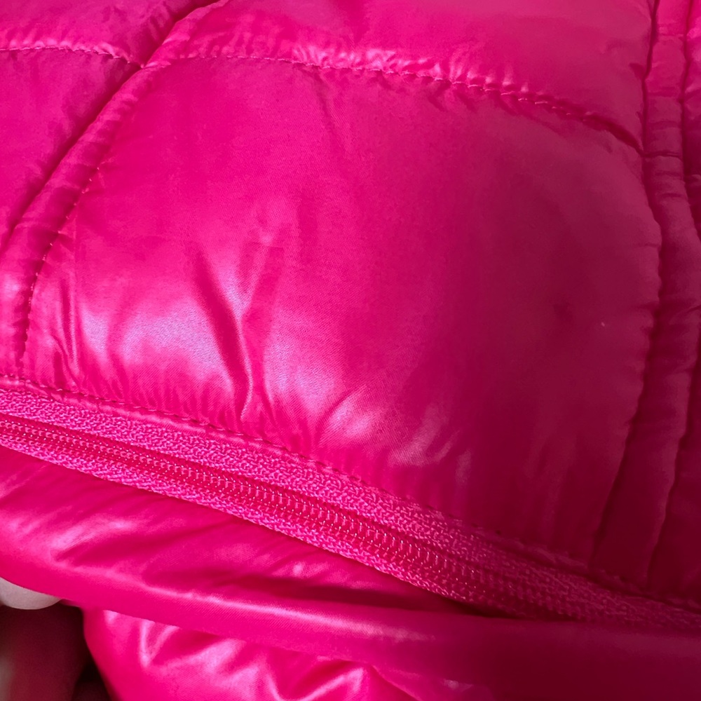 Guess NWT Stunning Show Stopping Hot Barbie Pink Mid-Length Puffer Hooded Coat - Picture 13 of 13
